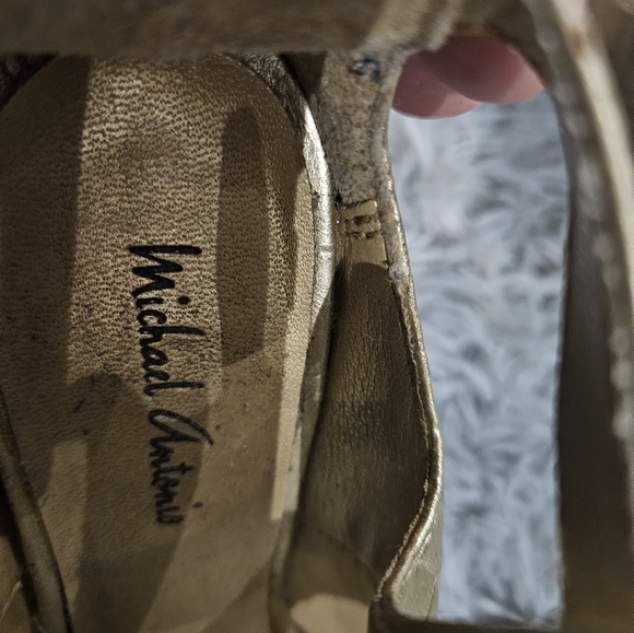 Gold leather sandals - Picture 6 of 9